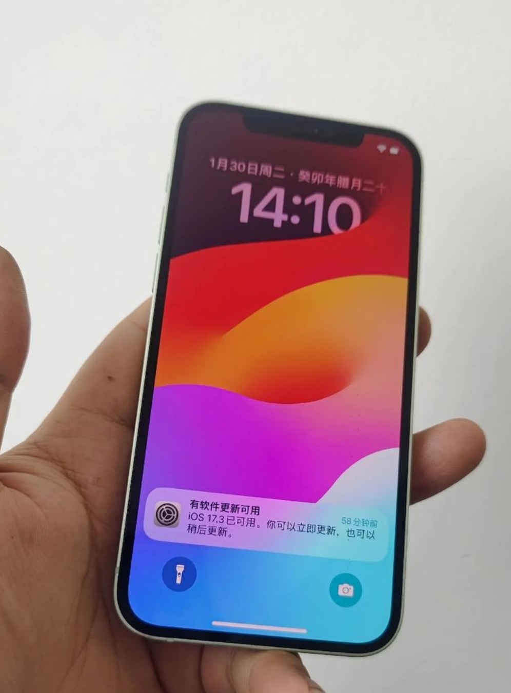 苹果手机会员版跟公开版(苹果手机会员版跟公开版哪个好)